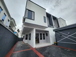 4bdrm Duplex in Sunshine Gardens for sale