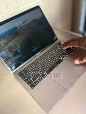 Laptop Apple MacBook Air 2018 8GB Intel Core i5 SSD 250GB