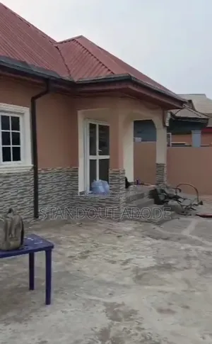 4bdrm Bungalow in Peace Estate, Iyana Ipaja for sale