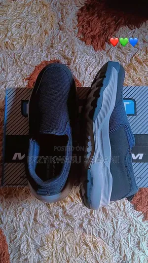 Relaxed Fit Skechers Sneakers