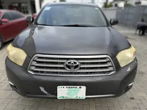 Toyota Highlander SE 2010 Gray