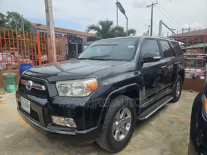 Toyota 4-Runner SR5 4WD 2011 Black
