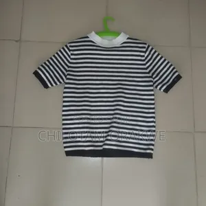 Fine Knit Women's Crew Neck Sweater With Bold Stripe Design