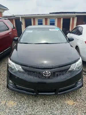 Toyota Camry SE 4dr Sedan (2.5L 4cyl 6A) 2014 Black