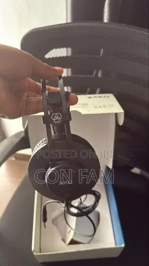  Akg Closed Back Headphone