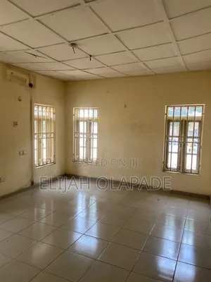 3bdrm Bungalow in Sunnyvale Estate, Galadimawa for rent
