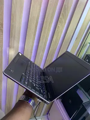 Laptop Dell Latitude E7240 8GB Intel Core i5 SSD 256GB