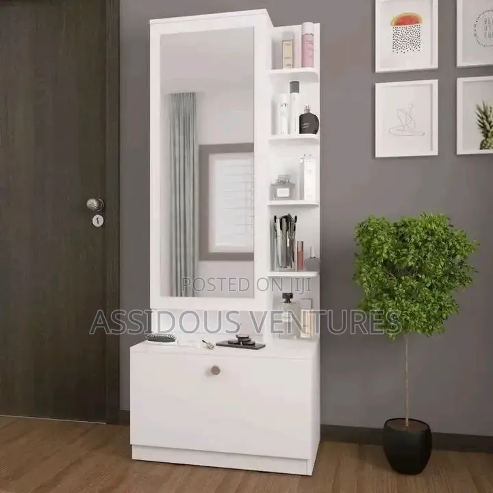 Sophisticated High Quality Dressing Mirror