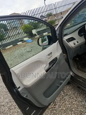 Toyota Sienna LE FWD 8-Passenger 2013