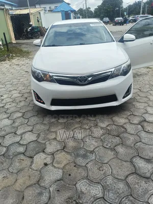 Toyota Camry LE 4dr Sedan (2.5L 4cyl 6A) 2013 White