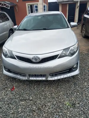Toyota Camry SE 4dr Sedan (2.5L 4cyl 6A) 2014 Silver