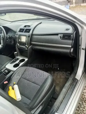 Toyota Camry SE 4dr Sedan (2.5L 4cyl 6A) 2014 Silver