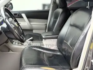 Toyota Highlander SE 2010 Gray