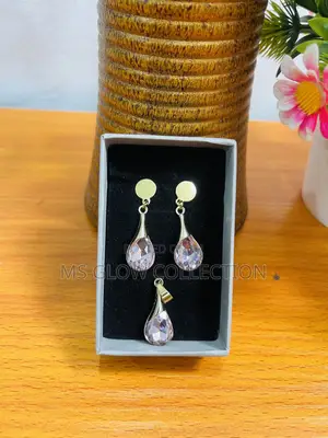 Crystal Aurora Borealis Teardrop Pendant Earrings Set