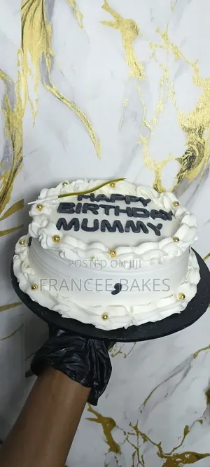 Custom Cakes Small Chops for All Occasions