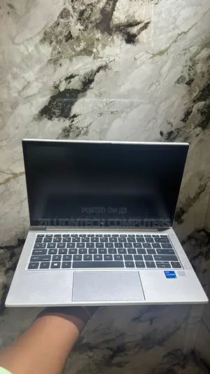 Laptop HP EliteBook 830 G8 8GB Intel Core i5 SSD 256GB