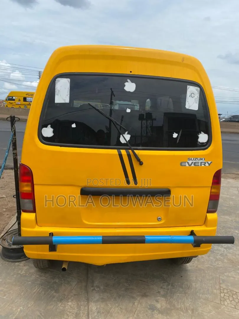 Suzuki APV Minibus 2008 Yellow