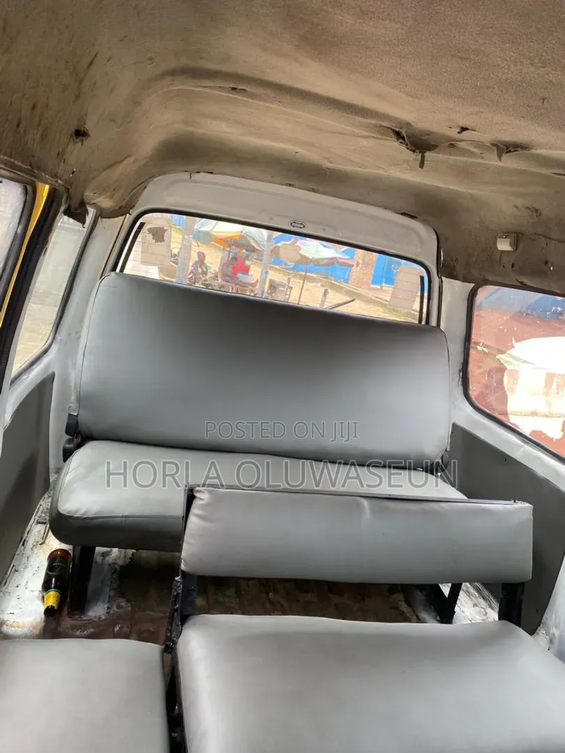 Suzuki APV Minibus 2008 Yellow
