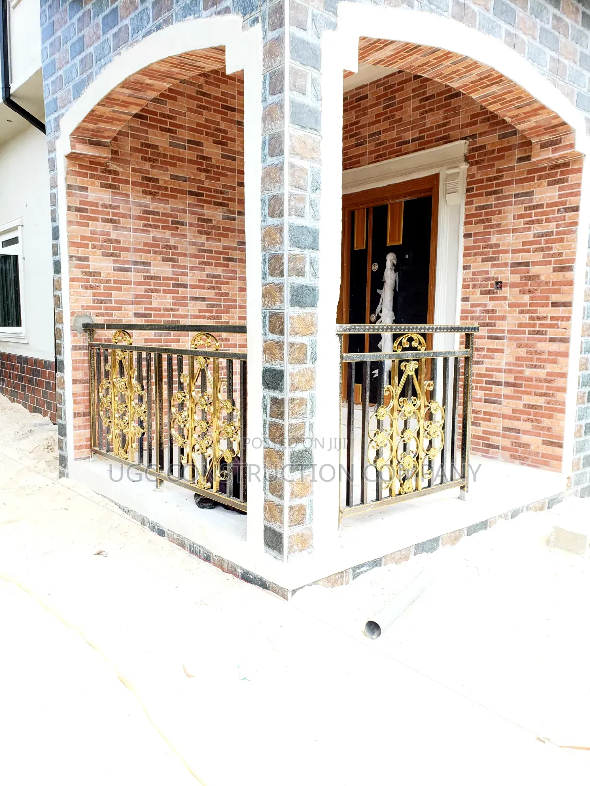 50by50 Black Versage Design Rail