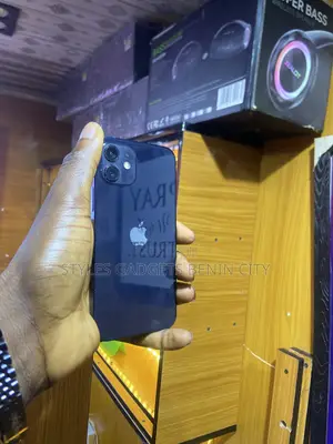 Apple iPhone 12 64 GB Black