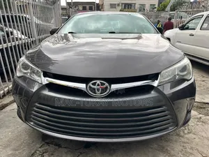 Toyota Camry LE 4dr Sedan (2.5L 4cyl 6A) 2015 Gray
