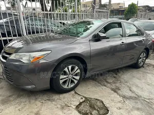 Toyota Camry LE 4dr Sedan (2.5L 4cyl 6A) 2015 Gray