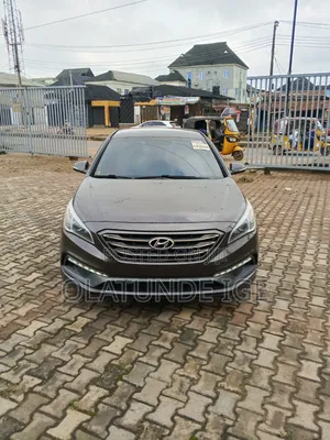 Hyundai Sonata Sport 4dr Sedan (2.4L 4cyl 6A) 2015 Gray