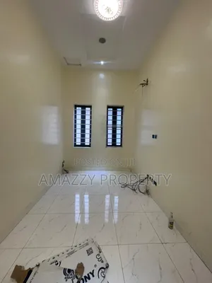 4bdrm Duplex in Chevrons for rent