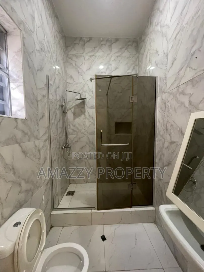 4bdrm Duplex in Chevrons for rent