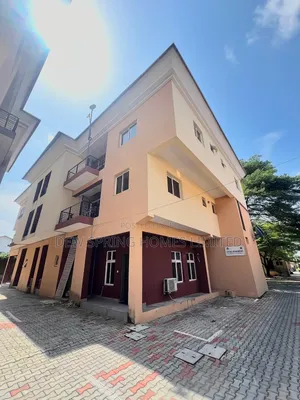 2bdrm Apartment in Lekki Phase1 for rent