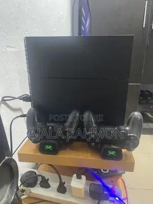 Sony Playstation 4 (Ps4) Console