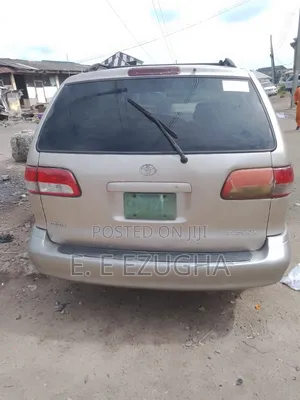Toyota Sienna 1999 Gray