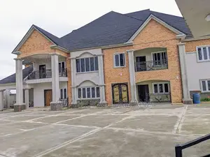 3bdrm Apartment in Shelter Afrique, Uyo for rent