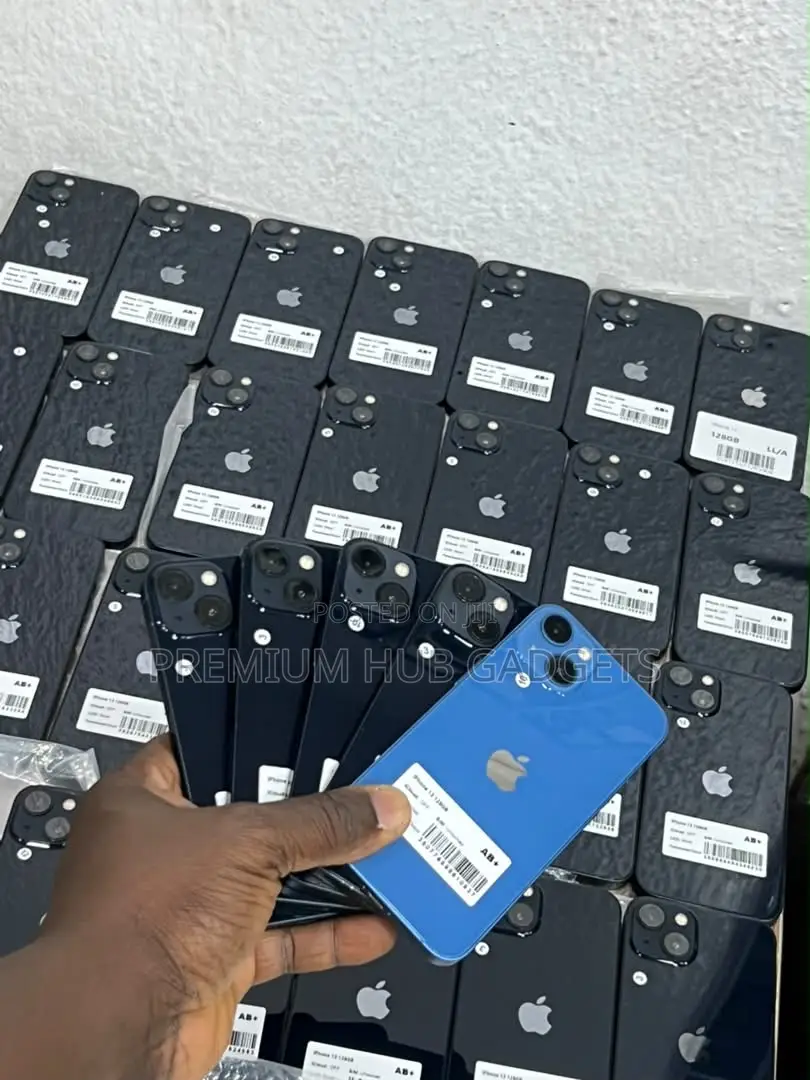 Apple iPhone 13 128 GB Red
