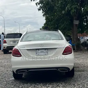 Mercedes-Benz C300 2015 White
