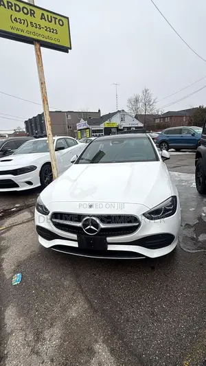 Mercedes-Benz C300 2024 White