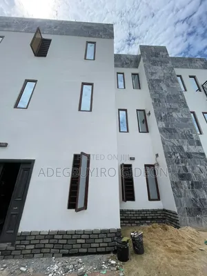 2bdrm Block of Flats in Thomas Estate for rent