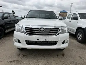 Toyota Hilux SR5 4x4 2013 White