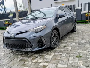 Toyota Corolla SE (1.8L 4cyl 2A) 2018 Gray