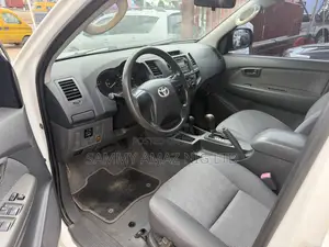 Toyota Hilux SR5 4x4 2013 White
