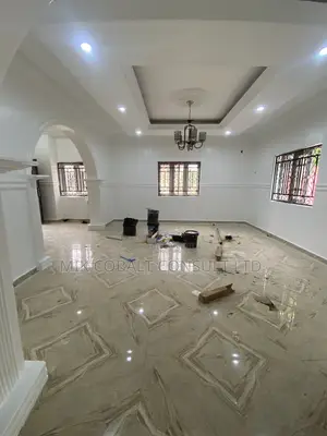 3bdrm Block of Flats in 43 Crescent, Gwarinpa for rent