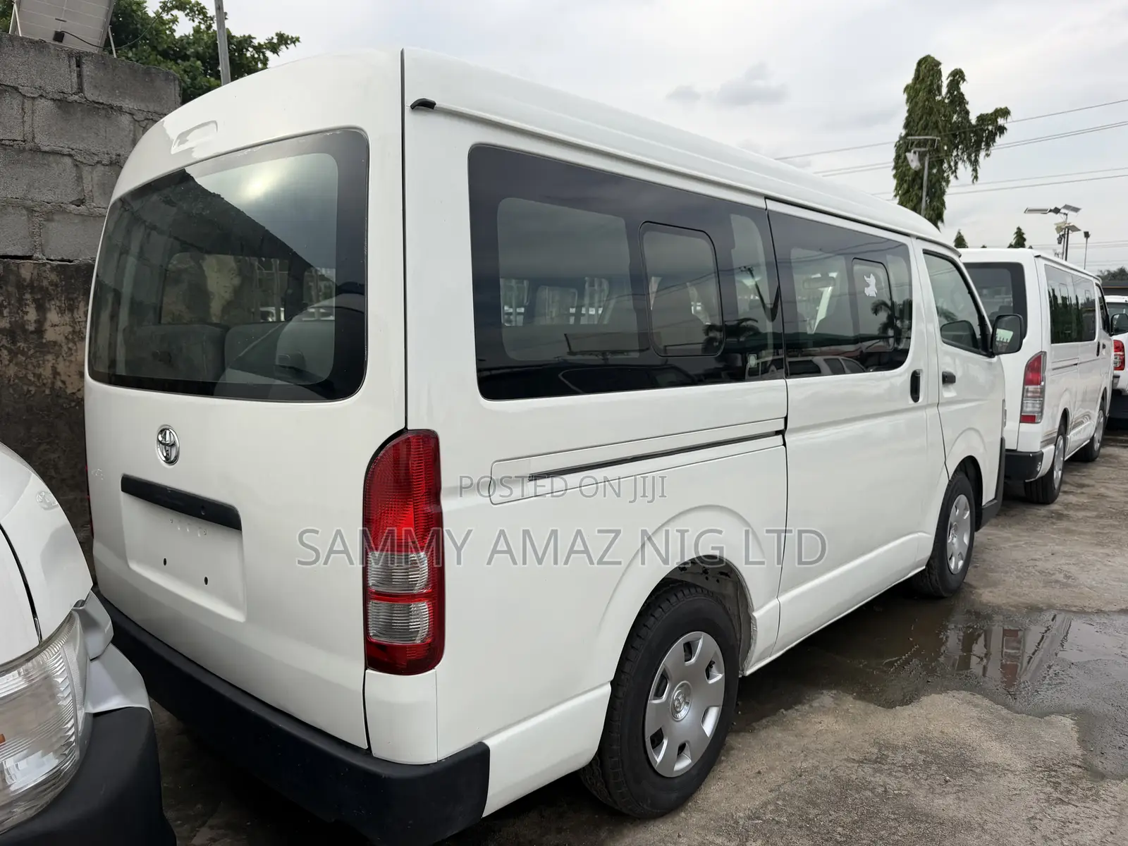 Toyota HiAce 2015 White