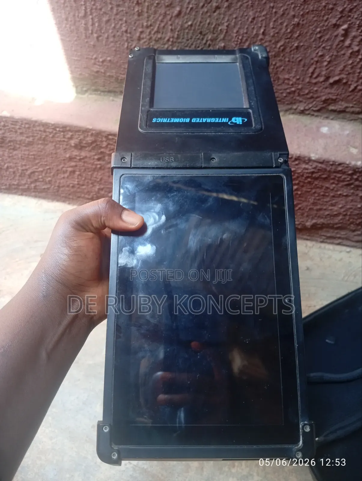 Nin Enrollment Device