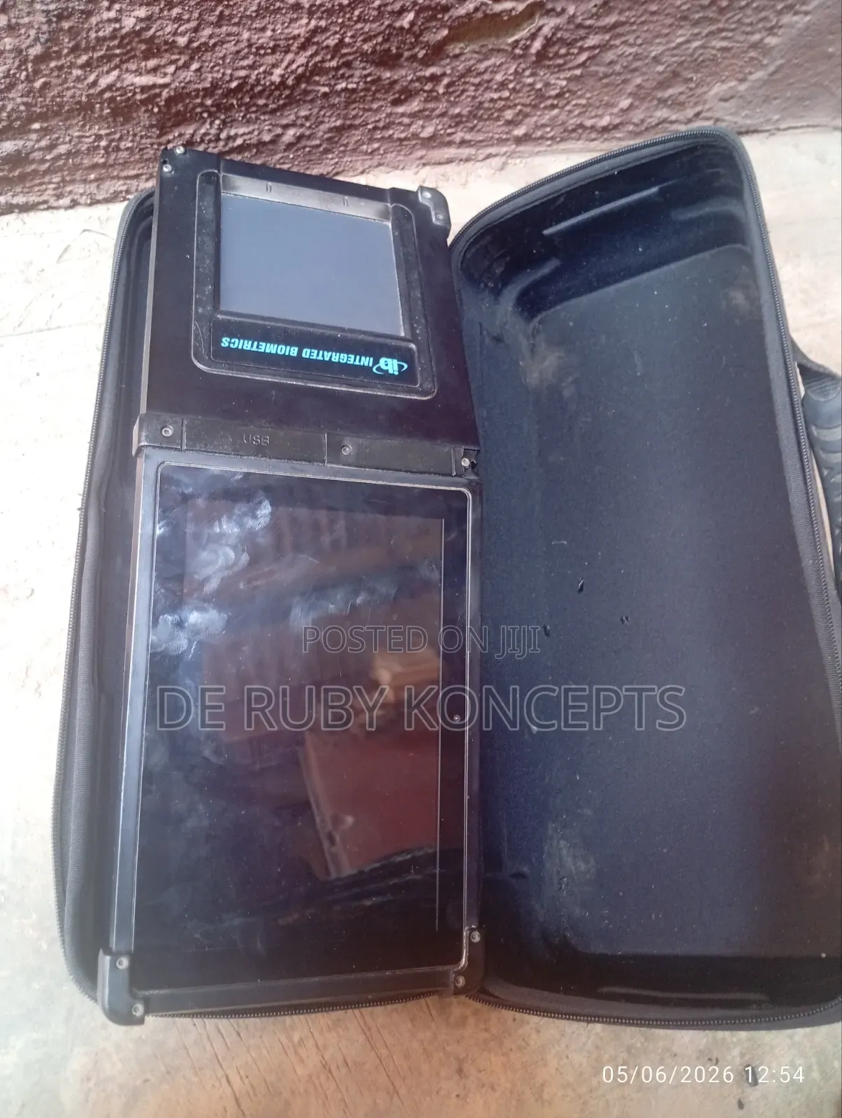 Nin Enrollment Device