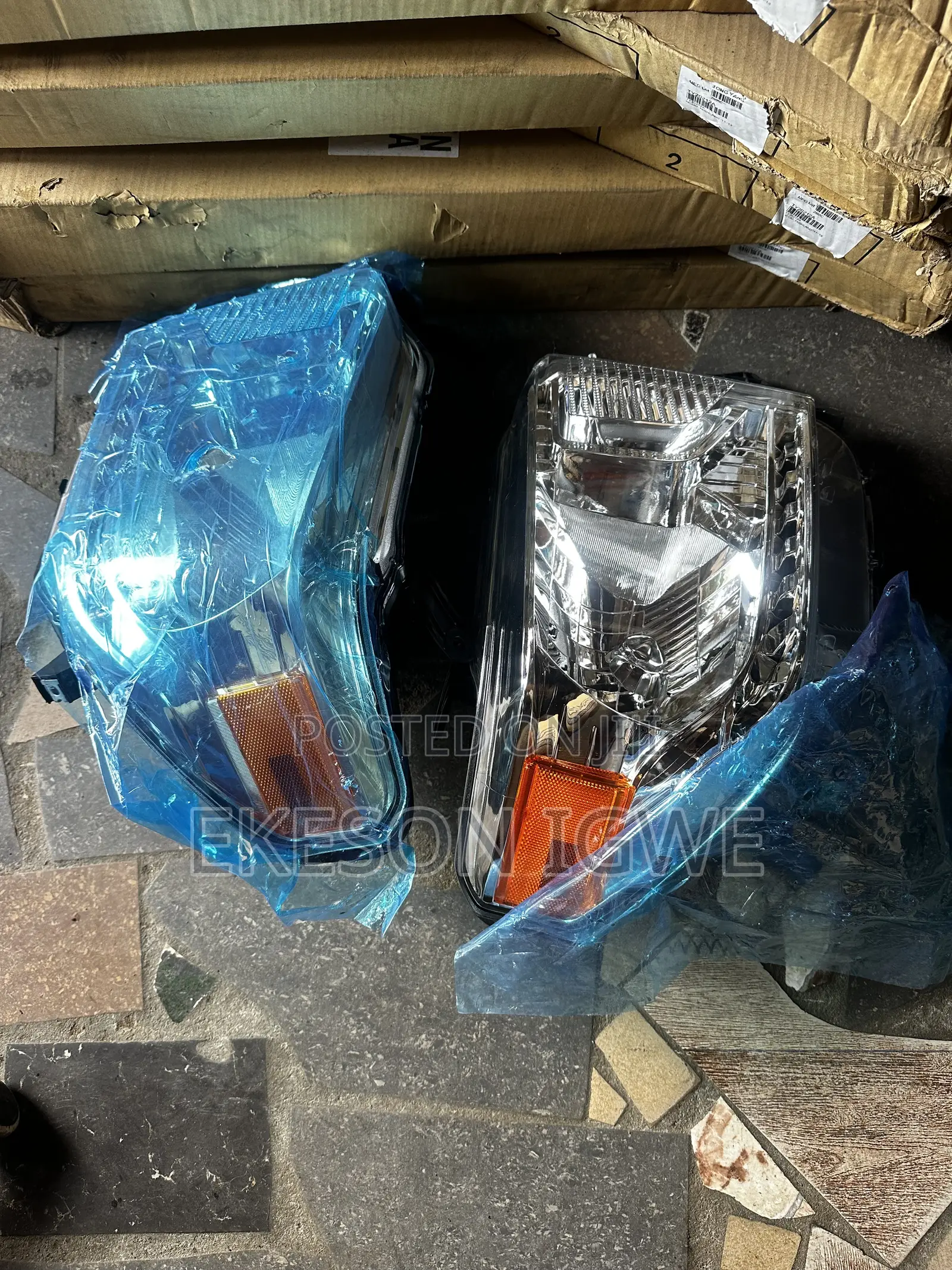 Headlight Tundra 2015