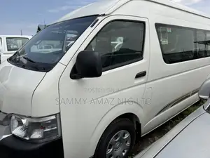 Toyota HiAce 2015 White