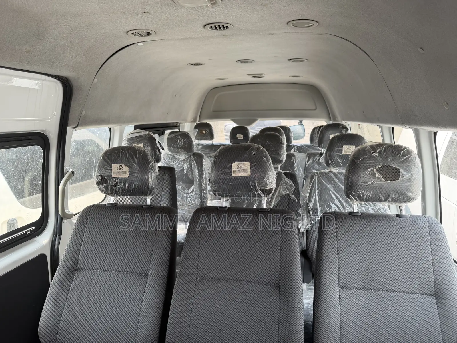 Toyota HiAce 2015 White
