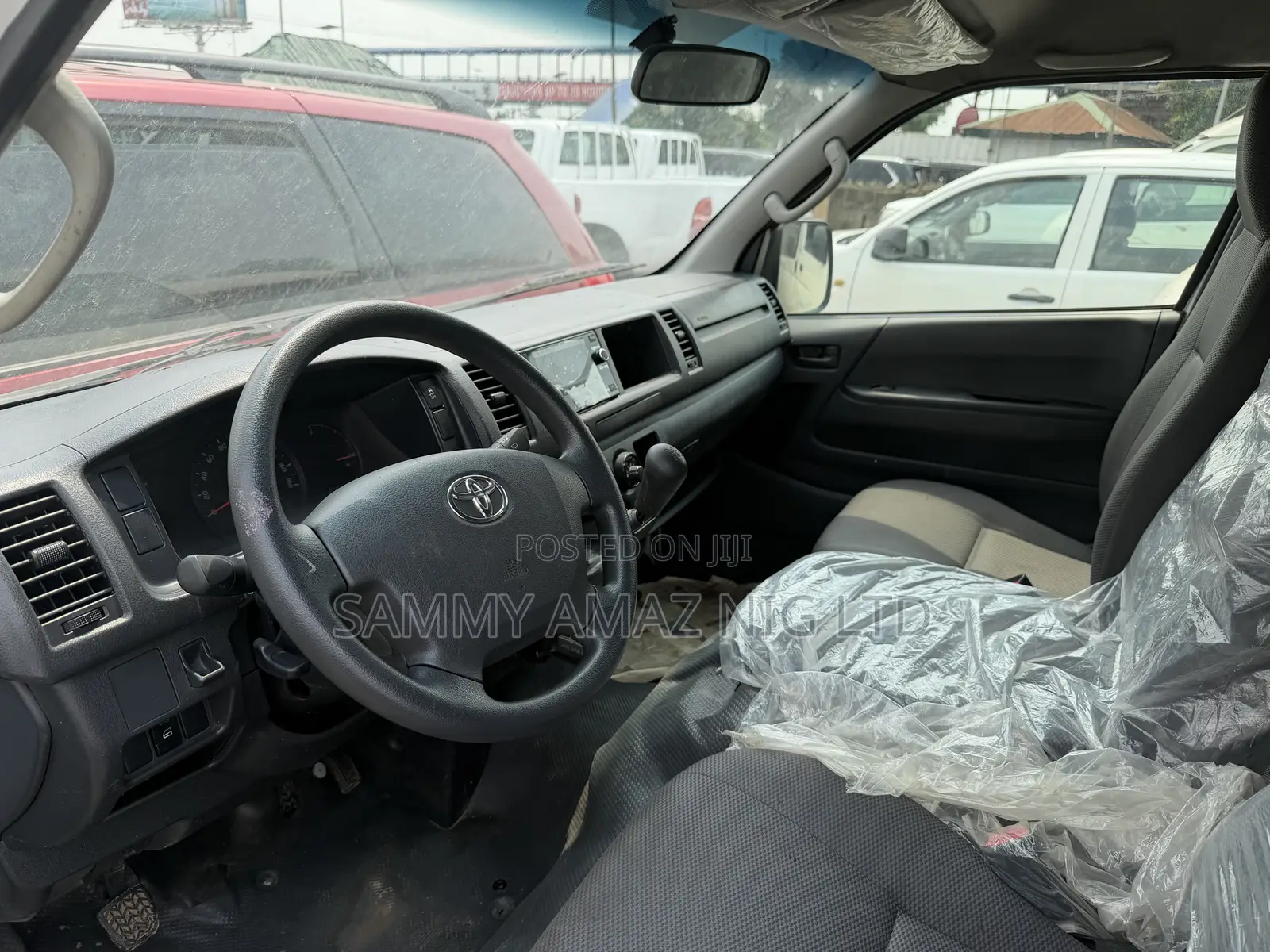 Toyota HiAce 2015 White