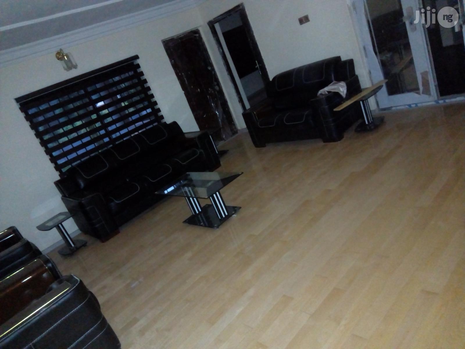 Wooden Tiles Laminated Vinyl