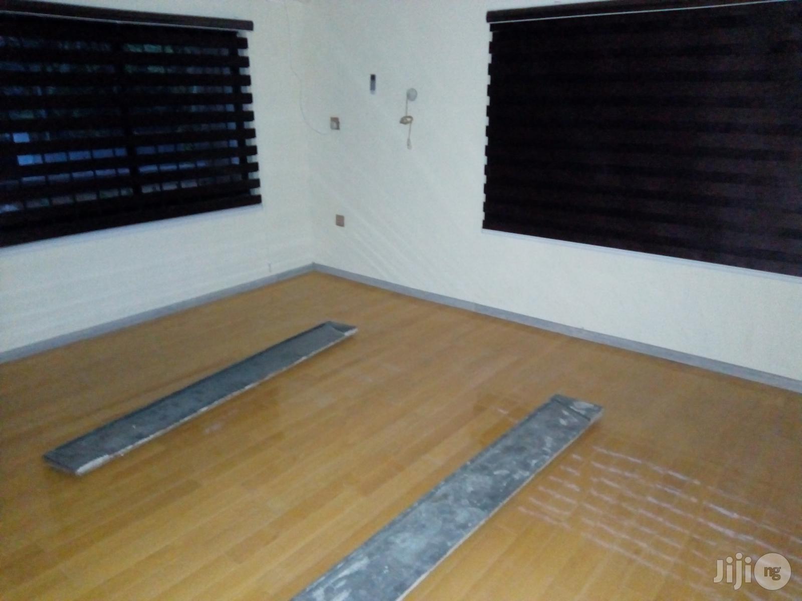 Wooden Tiles Laminated Vinyl